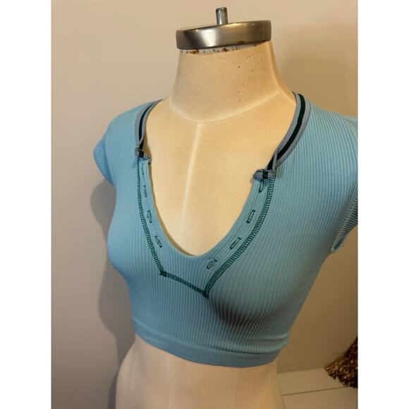 Urban Outfitters Out From Under Go For Gold Seamless Top Light blue Size XS/S - Picture 2 of 3
